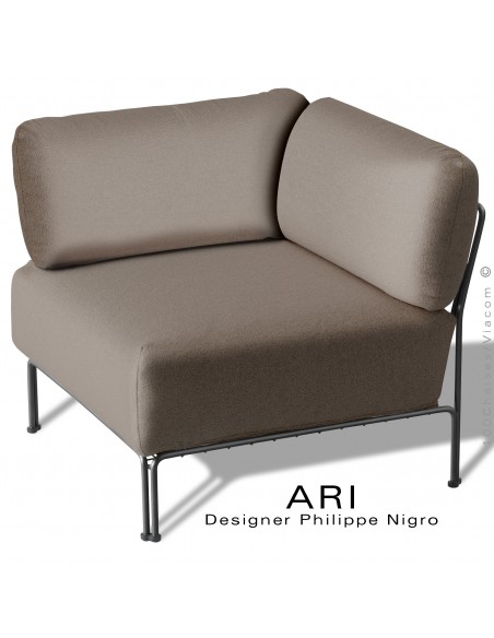 Salon d'extérieur ou module d'angle banquette ARI, structure acier peint noir, assise coussin, couleur gris tourterelle.