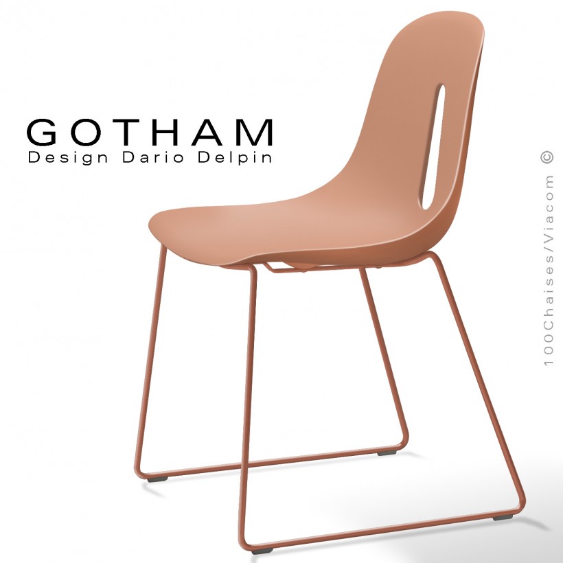 Chaise design GOTHAM, piétement type luge acier peint, terracotta assise coque plastique couleur terracotta.