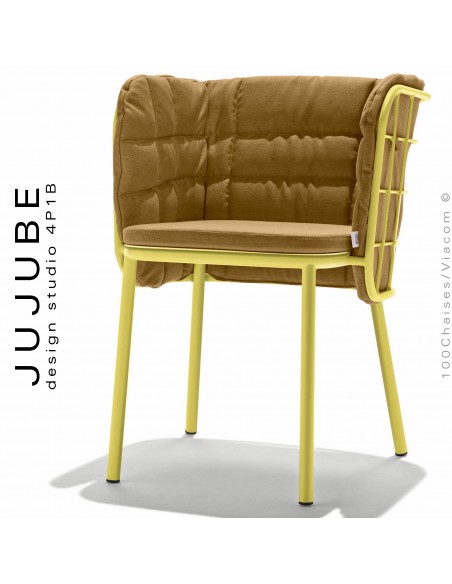 Fauteuil confort extérieur design JUJUBE, piétement peint jaune, assise et dossier habillage tissu orange hydrofuge.