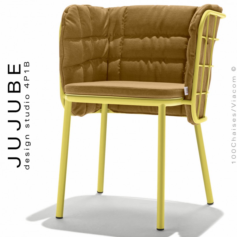 Fauteuil confort extérieur design JUJUBE, piétement peint jaune, assise et dossier habillage tissu orange hydrofuge.