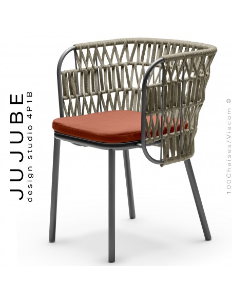 Fauteuil confort pour terrasse extérieur JUJUBE, structure acier peint anthracite avec coussin rouge, tressé corde camel.