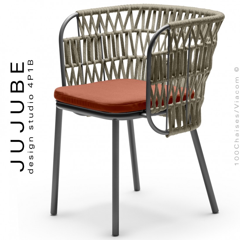 Fauteuil confort pour terrasse extérieur JUJUBE, structure acier peint anthracite avec coussin rouge, tressé corde camel.