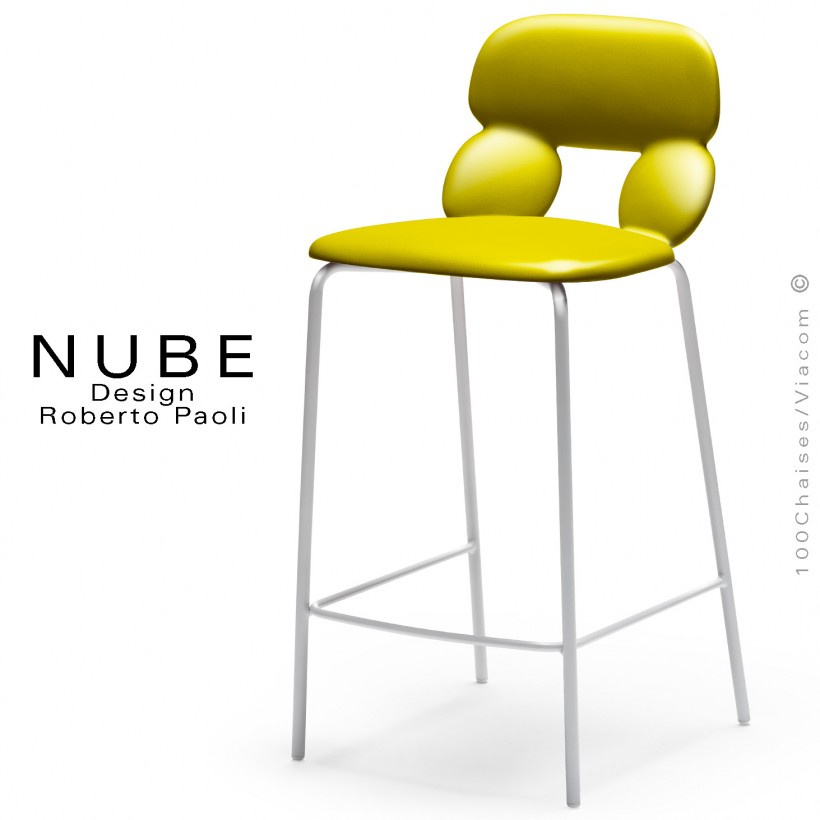 Tabouret de cuisine design NUBE, piétement acier peint blanc avec repose pieds, assise coque plastique souple jaune.