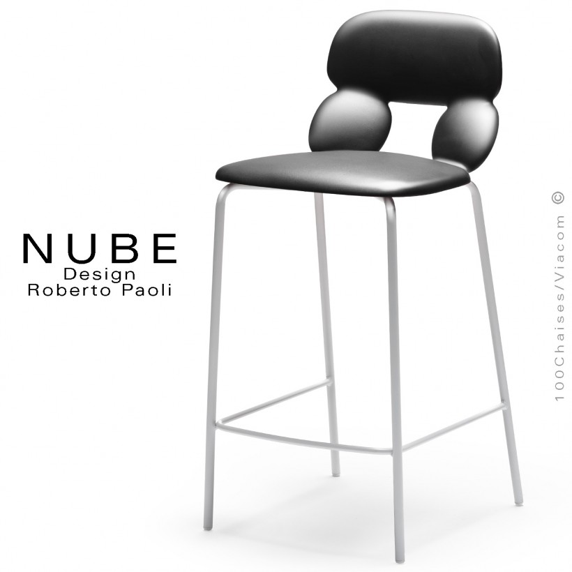 Tabouret de cuisine design NUBE, piétement acier peint blanc avec repose pieds, assise coque plastique souple noir.