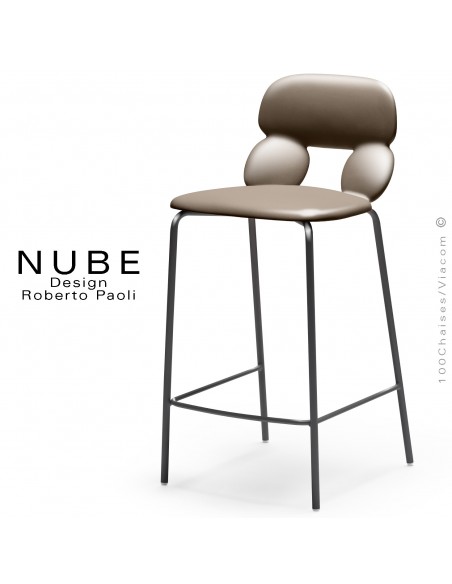 Tabouret de cuisine design NUBE, piétement acier peint noir avec repose pieds, assise coque plastique souple couleur sable.