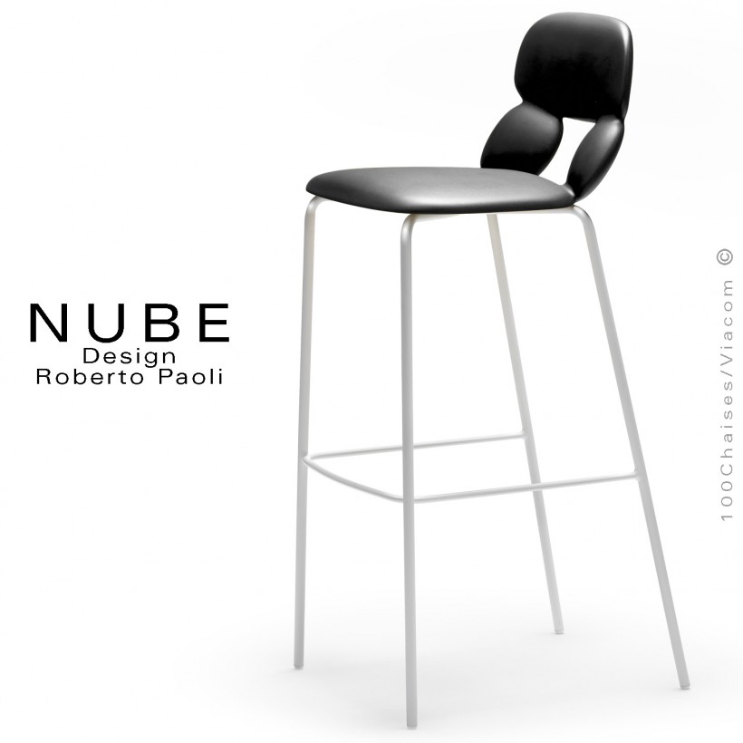 Tabouret de bar design NUBE, piétement acier peint blanc avec repose pieds, assise coque plastique souple couleur noire.