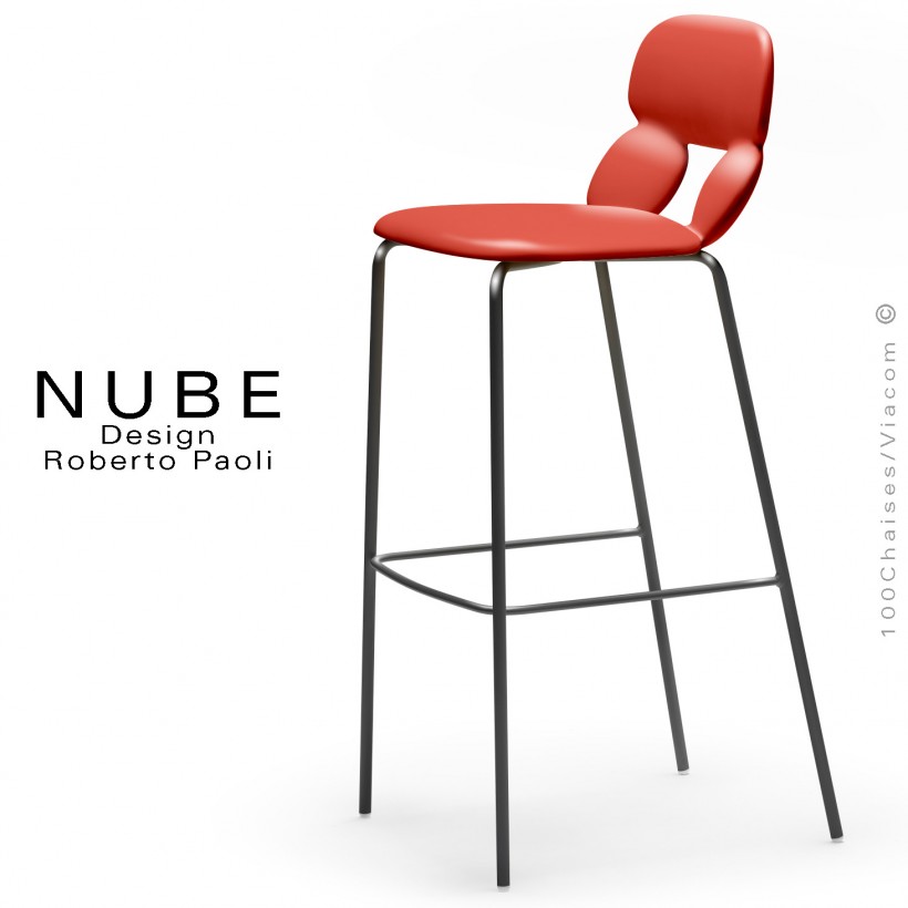 Tabouret de bar design NUBE, piétement acier peint noir avec repose pieds, assise coque plastique souple couleur rouge.