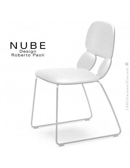 Chaise pour collectivité ou domestique NUBE, piétement luge acier peint blanc, assise coque plastique souple couleur blanc.