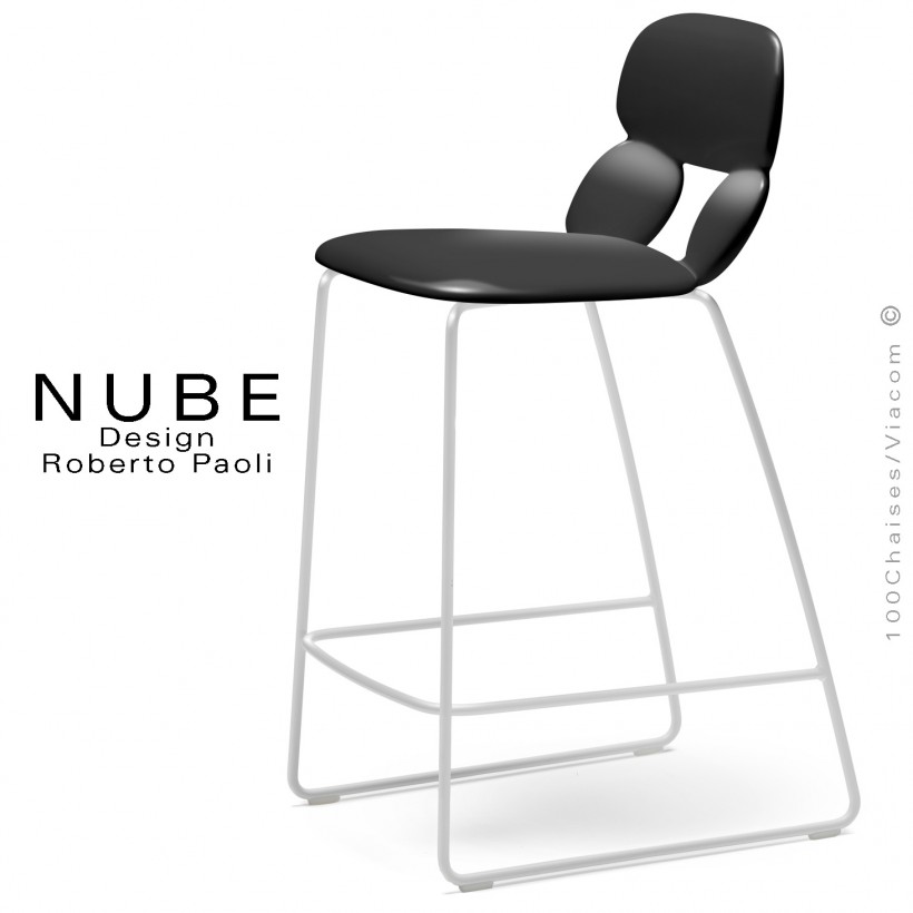 Tabouret de cuisine design NUBE, piétement luge acier peint blanc avec repose pieds, assise coque plastique noir.