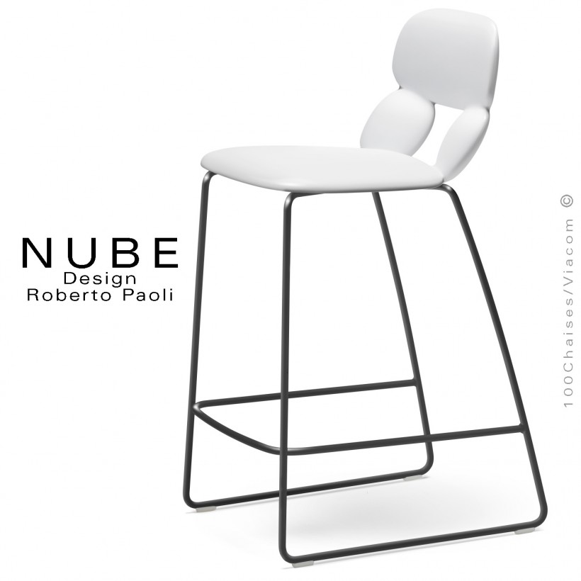 Tabouret de cuisine design NUBE, piétement luge acier peint noir avec repose pieds, assise coque plastique blanche.