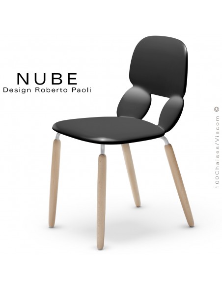 Chaise pour collectivité ou domestique NUBE, piétement bois vernis naturel, assise coque plastique souple couleur noir.