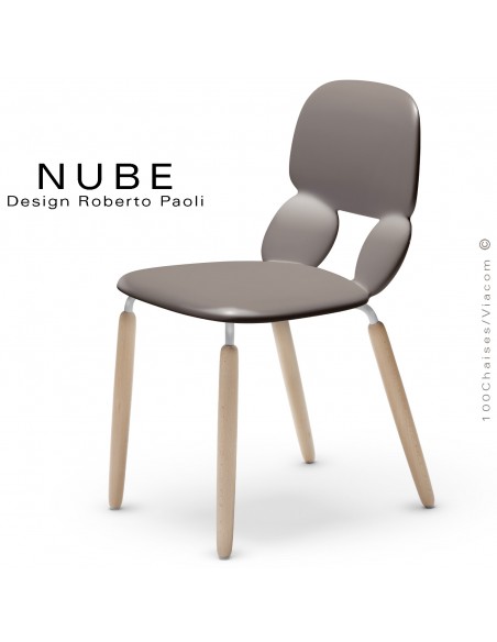 Chaise pour collectivité ou domestique NUBE, piétement bois vernis naturel, assise coque plastique souple couleur sable.