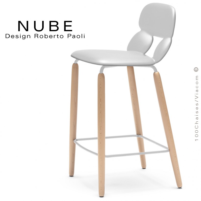 Tabouret de cuisine design NUBE, piétement bois vernis naturel et structure blanche avec repose pieds, assise plastique blanc