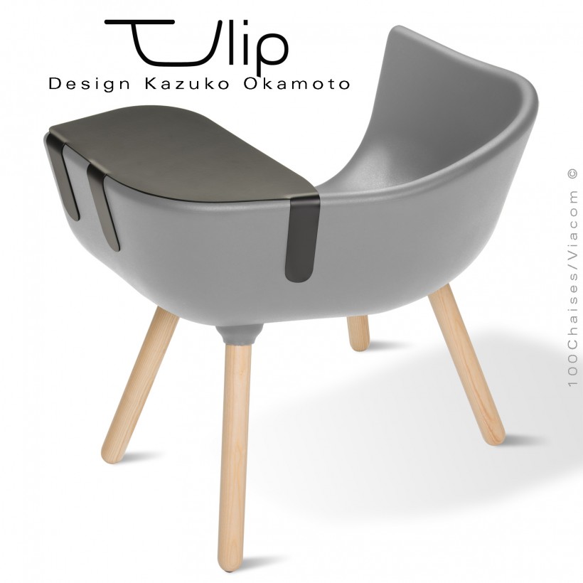 Fauteuil chic et tendance design TULIPE-LARGE coque plastique souple effet "Peached" gris, piétement bois de Frêne vernis.