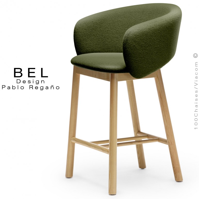 Tabouret de cuisine confort BEL, piétement bois massif de Frêne naturel, assise habillage tissu bouclé vert sapin.