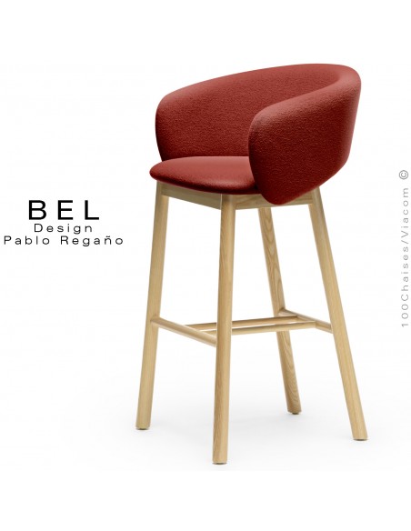 Tabouret de bar confort design BEL, piétement bois massif de Frêne naturel, assise et dossier tissu bouclé rouge.