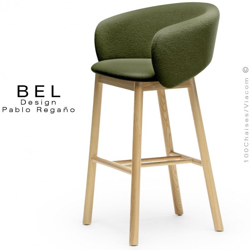 Tabouret de bar confort design BEL, piétement bois massif de Frêne naturel, assise et dossier tissu bouclé vert sapin.