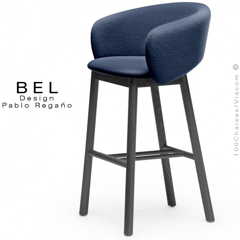 Tabouret de bar confort design BEL, piétement bois massif de Frêne teinté noir, assise et dossier tissu bouclé bleu marine.