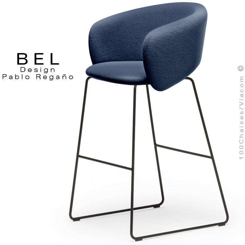 Tabouret de bar, confort et design BEL, piétement luge en rond d'acier peint noir, assise et dossier tissu bouclé bleu marine.