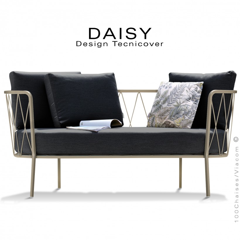 Salon de jardin, canapé lounge DAISY, structure acier peint beige, assise dossier trois coussins noir.