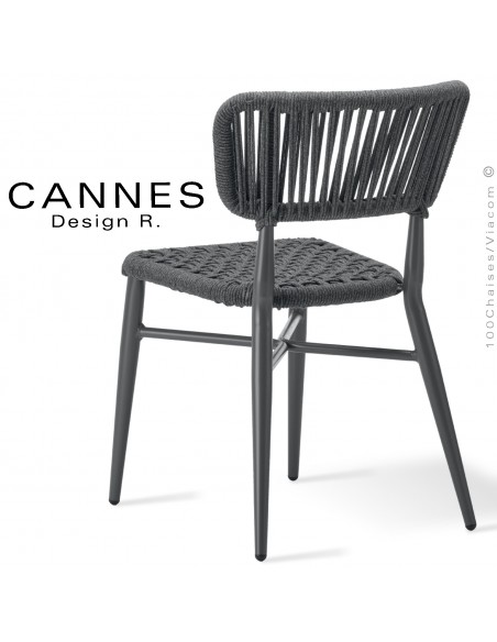 Chaise confort pour extérieur CANNES, structure aluminium peint anthracite, assise et dossier corde tressée marine.