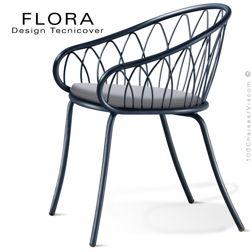 Fauteuil design chic d'extérieur FLORA, structure acier peint anthracite, assise avec coussin habillage tissu argent.