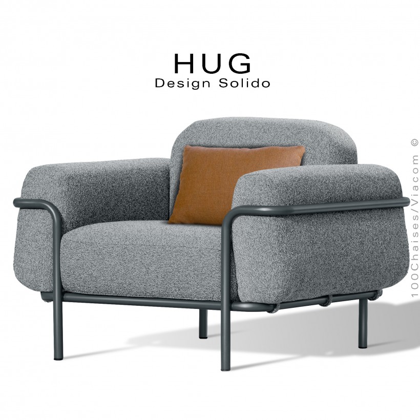 Fauteuil lounge d'extérieur HUG, structure acier peint anthracite, assise coussin habillage tissu argent-gris + orange.