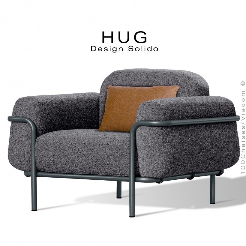 Fauteuil lounge d'extérieur HUG, structure acier peint anthracite, assise coussin habillage tissu gris foncé + orange.