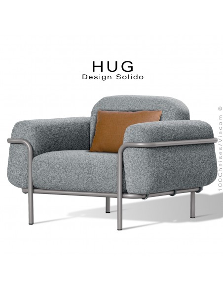 Fauteuil lounge d'extérieur HUG, structure acier peint gris Tourterelle, assise coussin habillage tissu argent-gris + orange.