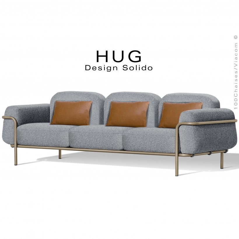 Canapé d'extérieur HUG, structure acier peint beige, assise 6 coussins habillage tissu argent avec accoudoirs +3 coussins.