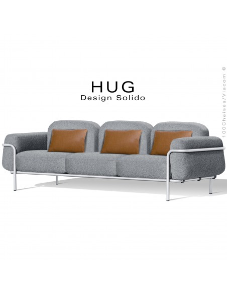 Canapé d'extérieur HUG, structure acier peint blanc, assise 6 coussins habillage tissu argent avec accoudoirs +3 coussins.