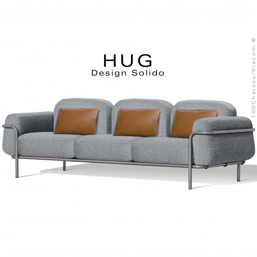 Canapé d'extérieur HUG, structure acier peint gris Tourterelle, assise 6 coussins habillage tissu argent avec accoudoirs.