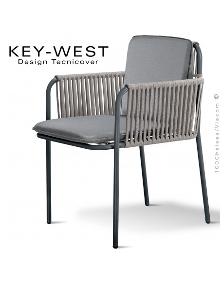 Fauteuil KEY-WEST, acier peint anthracite, assise et dossier coussins tissu argent, accoudoirs tressage corde marine crème.