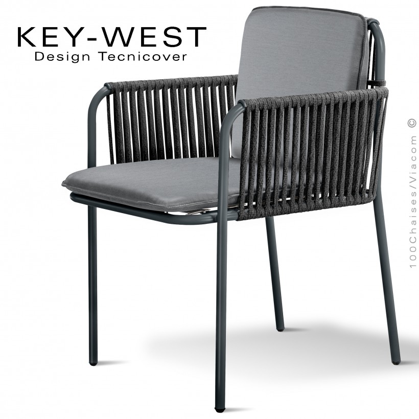 Fauteuil KEY-WEST, acier peint anthracite, assise et dossier coussins tissu argent, accoudoirs tressage corde noir.