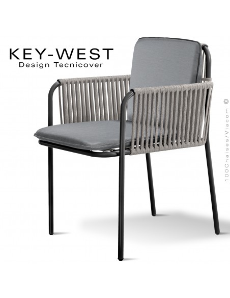 Fauteuil KEY-WEST, acier peint noir, assise et dossier coussins tissu argent, accoudoirs tressage corde crème.