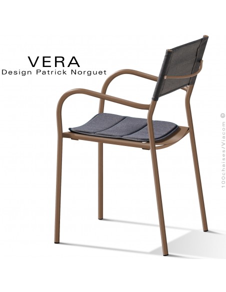 Fauteuil repas d'extérieur VERA, structure acier galvanisé peint corten, dossier Batyline et coussin anthracite.