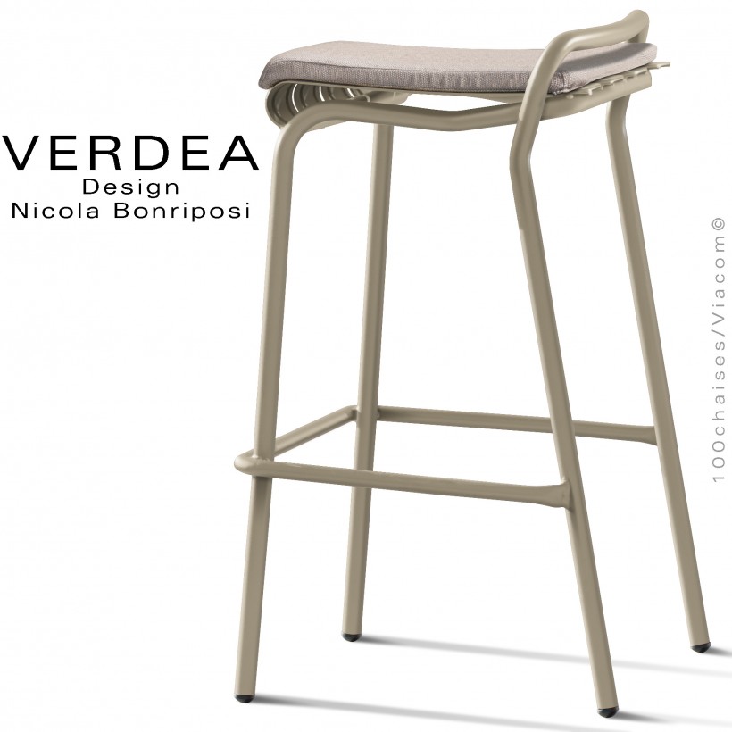 Tabouret de bar d'extérieur VERDEA, structure aluminium peint beige, assise coussin couleur crème.