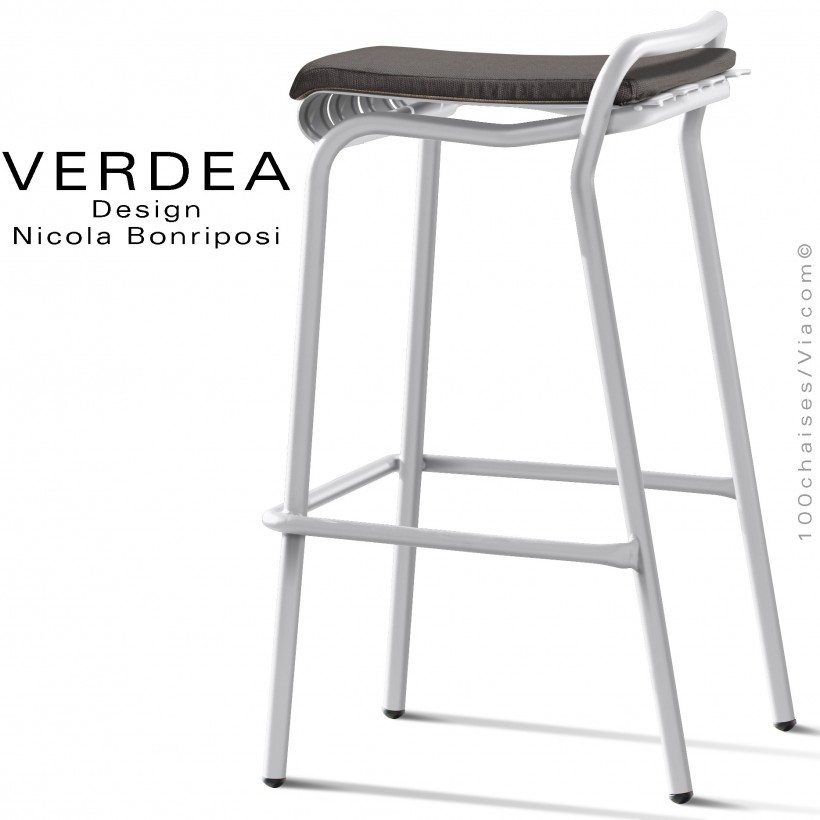 Tabouret de bar d'extérieur VERDEA, structure aluminium peint blanc, assise coussin couleur gris foncé.