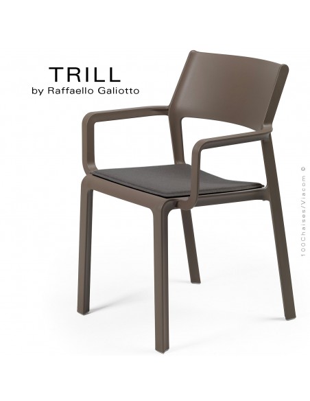 Fauteuil design TRILL, structure 4 pieds avec accoudoirs, assise plastique couleur marron avec coussin d'assise Graphite.