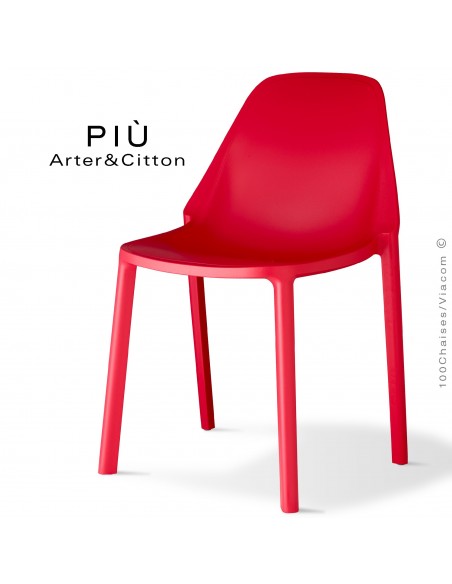 Chaise design PIÙ, structure plastique couleur rouge.