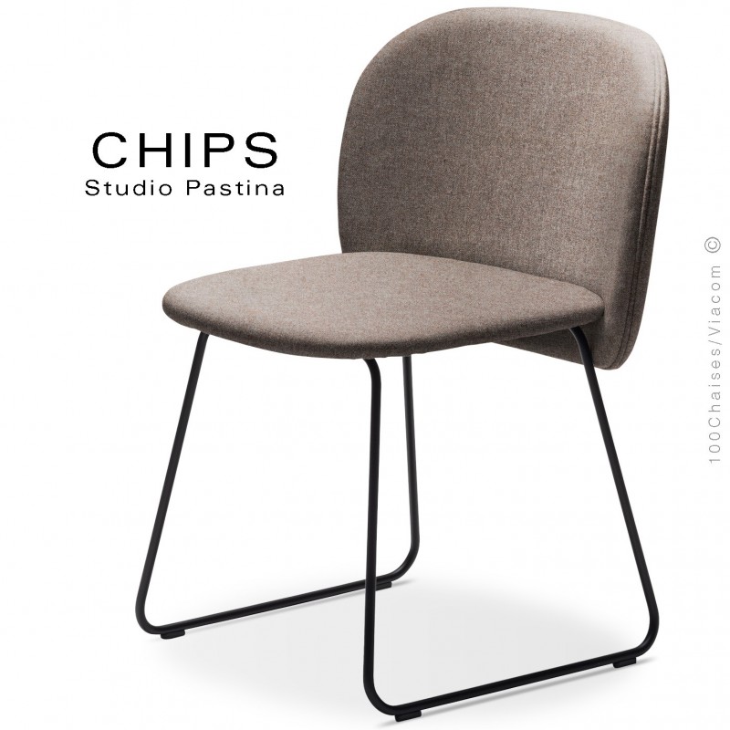 Chaise design CHIPS-SL, piétement luge acier peint noir, assise et dossier habillage tissu 402marron.