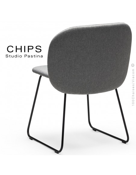 Chaise design CHIPS-SL, piétement luge acier peint, assise et dossier habillage tissu.