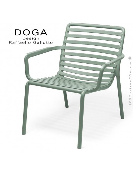 Fauteuil lounge design DOGA relax, structure et assise plastique monobloc couleur vert menthe.